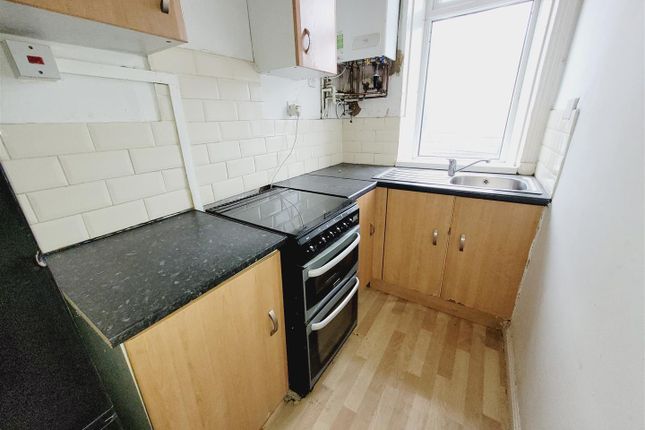 45, Clement Street, Huddersfield photo 3