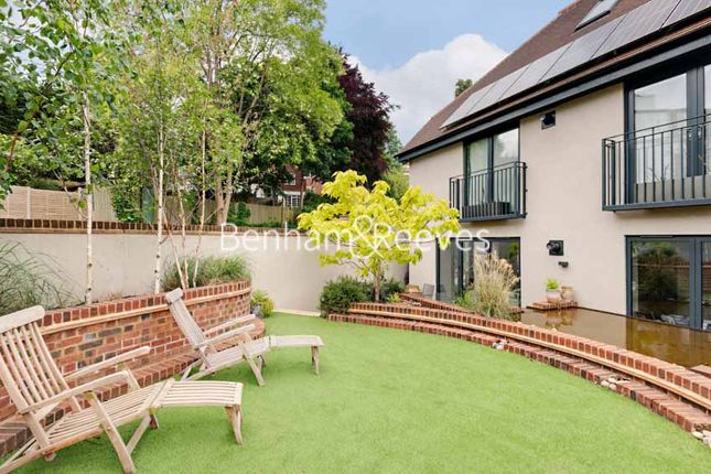 Flat to rent in Hornsey Lane Gardens, Highgate