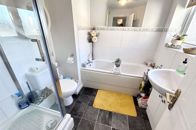 93, Medina View, East Cowes photo 5