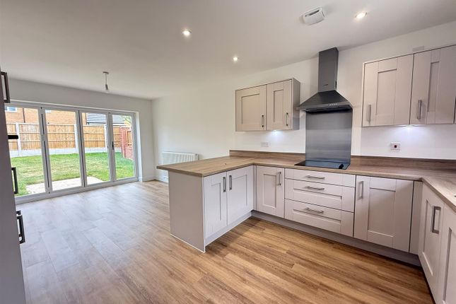 6, Matilda Close, Horwich photo 3