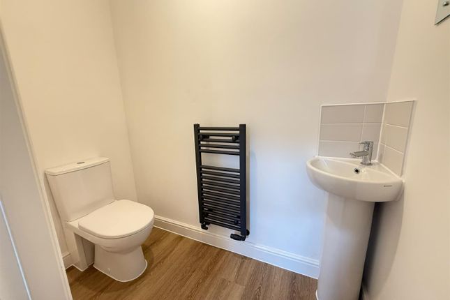6, Matilda Close, Horwich photo 2