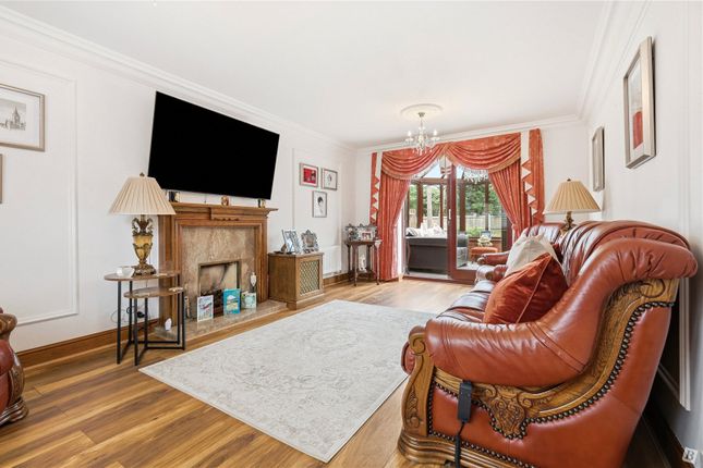 49, Gladden Fields, Chelmsford photo 4