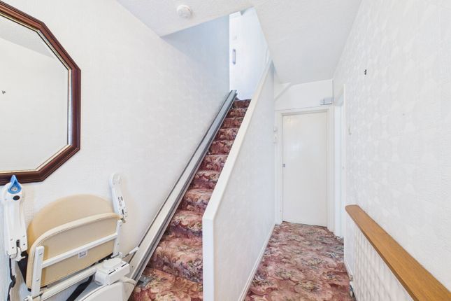 4, St. Lukes Drive, Wigan photo 2
