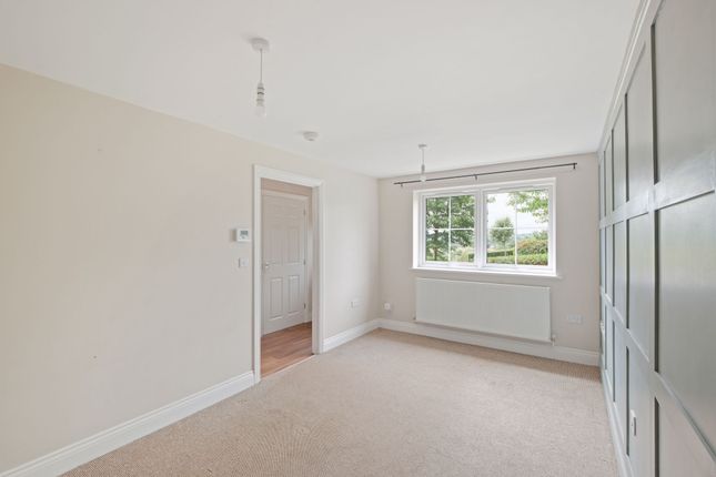 18 Ardley Meadows, Worcester photo 3