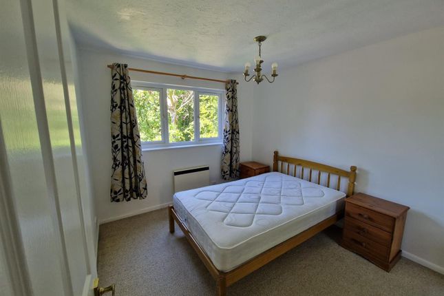 1-bed flat on 31, Tor Close, Waterlooville, £900/mo