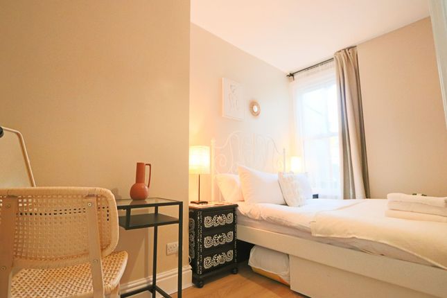 Flat 5, 195b Cheltenham Road, Bristol photo 5