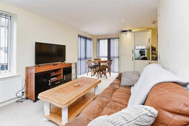 27, Garston Mead, Frome photo 4
