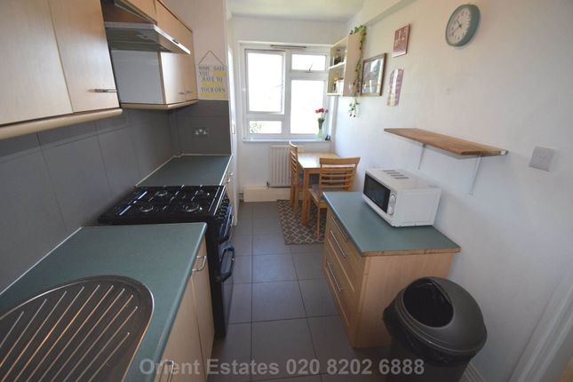 31, Upper Fosters, London photo 3