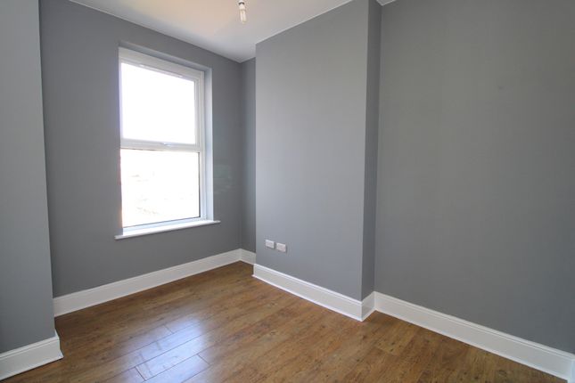 Flat 2, 30 Crescent Road, Rhyl photo 5