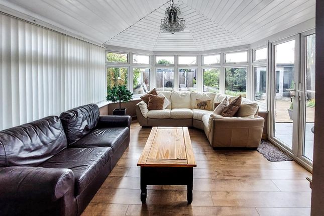 21, Parkway Close, Leigh-on-Sea photo 3