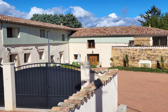 Thumbnail Villa for sale in Saint Amour Bellevue, Beaujolais / Pierres Dorees, Burgundy To Beaujolais