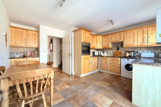 25 Farm Piece, Faringdon photo 2