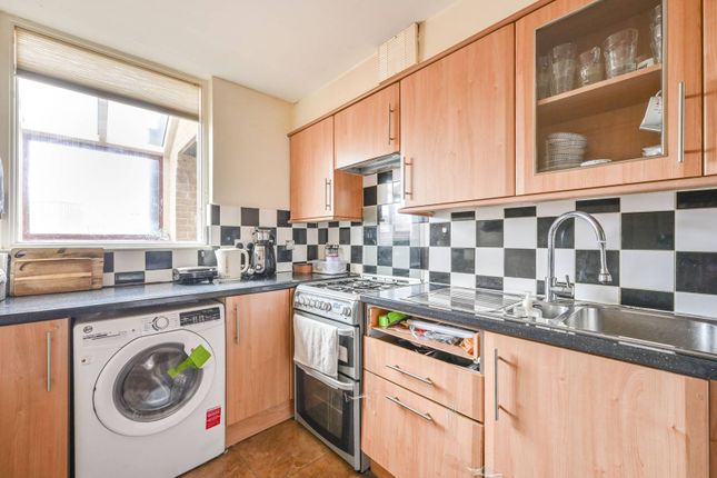 Thumbnail Flat for sale in Asher Way, Wapping, London