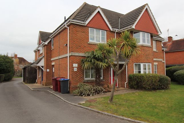 Thumbnail Flat for sale in Whitley Wood Road, Reading