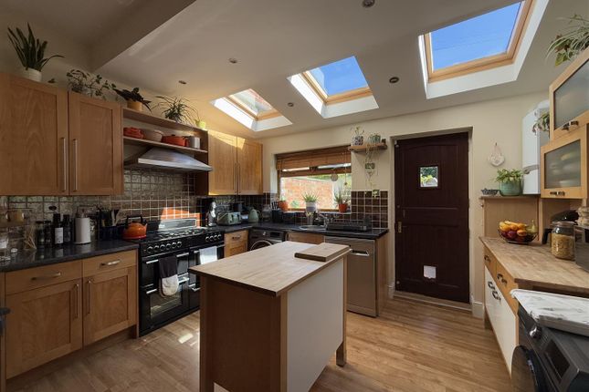 18, Calland Avenue, Hyde photo 4