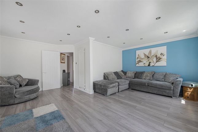 45, Hasted Close, Kent photo 2