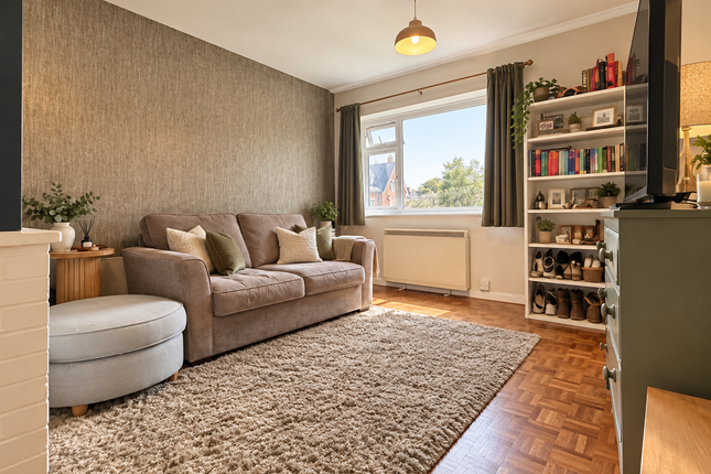 Flat 8, Rotherwick Court, 72, Alexandra Road, Farnborough photo 2