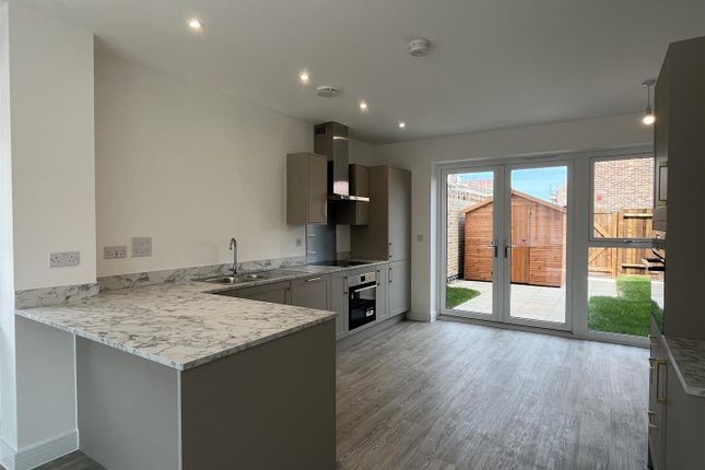 8, Gault Crescent, Cambridge photo 2