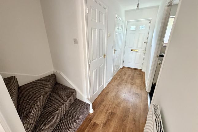 11, Wisteria Way, Nuneaton photo 2