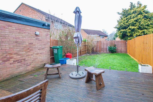 31, Squires Close, Milton Keynes photo 4