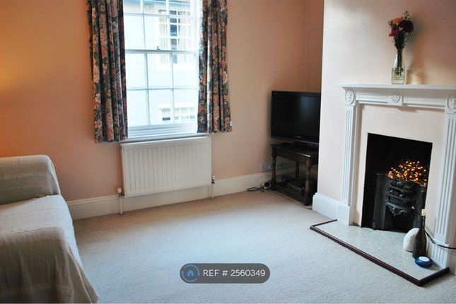 Lounge/Bedroom Two