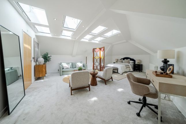 11 Kenmore House, 47B, Boundaries Road, London photo 3