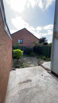16 Dibdale Street, Dudley photo 5
