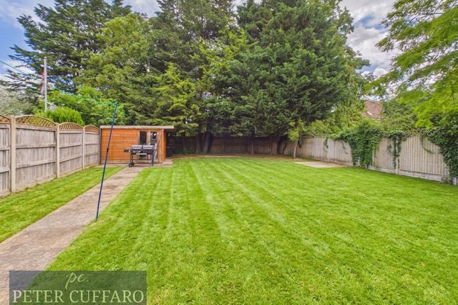 16 Hoddesdon Road, Ware photo 4