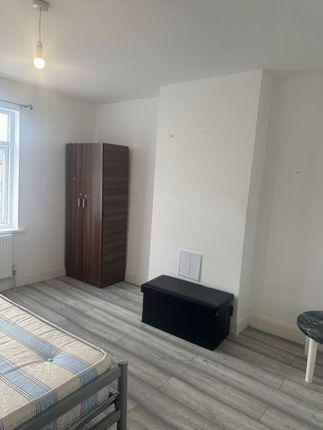 45 Eastcote Road, Harrow photo 5
