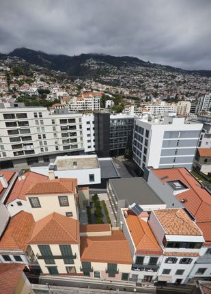 Apartment for sale in Rua Dos Ferreiros 202, 9000-082 Funchal, Portugal