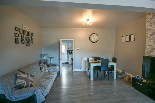 9, Prince Street, Chopwell photo 3