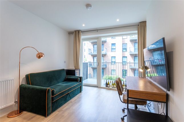 Flat 26, Arber House, 2, Greenleaf Walk, Southall photo 2
