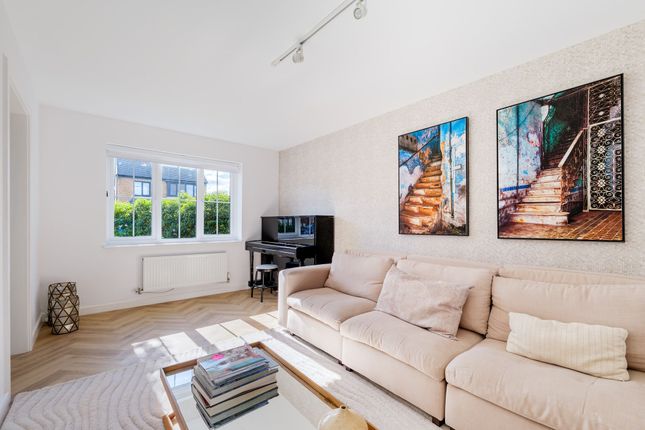 30 Paddock Lane, Newcastle Upon Tyne photo 4