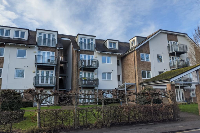 Thumbnail Flat for sale in Harlands Road, Haywards Heath, West Sussex