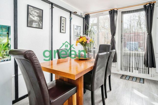 49, Lower Meadow, Harlow photo 4