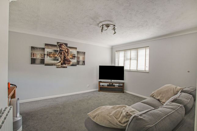 45 Jersey Road, Crawley photo 2