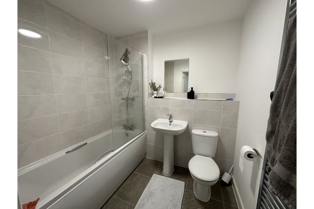 Flat for sale in 18 Milford Road, Reading