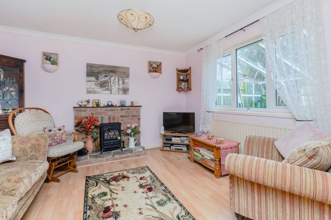 27 Harvard Close, Lewes photo 2