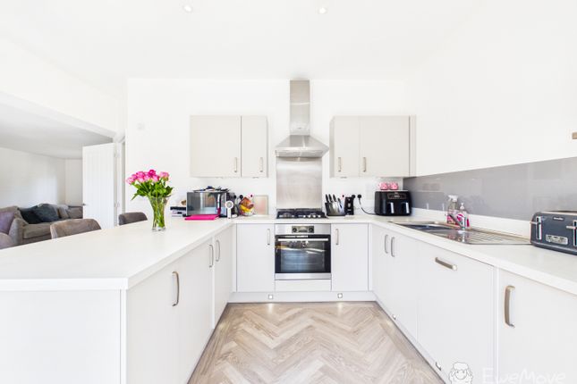 12, Mulberry Walk, Bordon photo 3