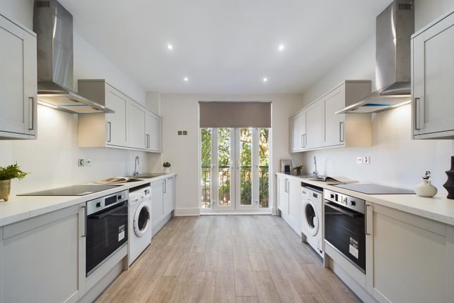 A Spacious And Modern Kitchen, Perfect For Student...