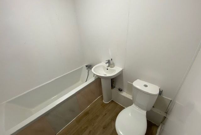 44 Trinity Road, Southall photo 5