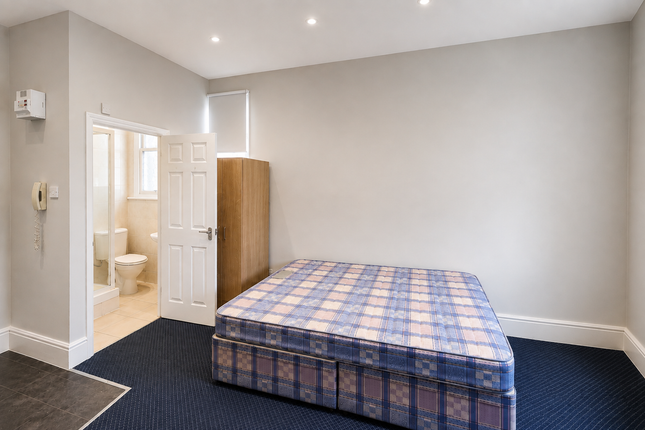 Flat 1, Bromley Road, London, SE6 2PG, London photo 4