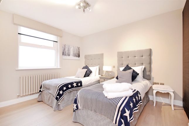 52, Boydell Court, London photo 3