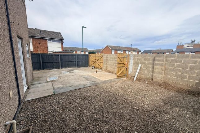 28, Broadhaven Close, Middlesbrough photo 3