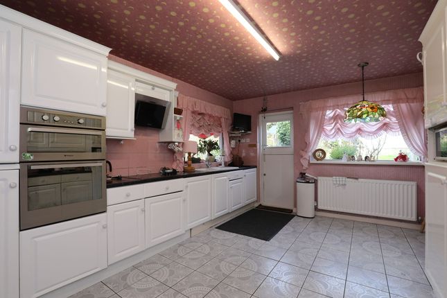 Cottage for sale in Groesfaen, Pontyclun