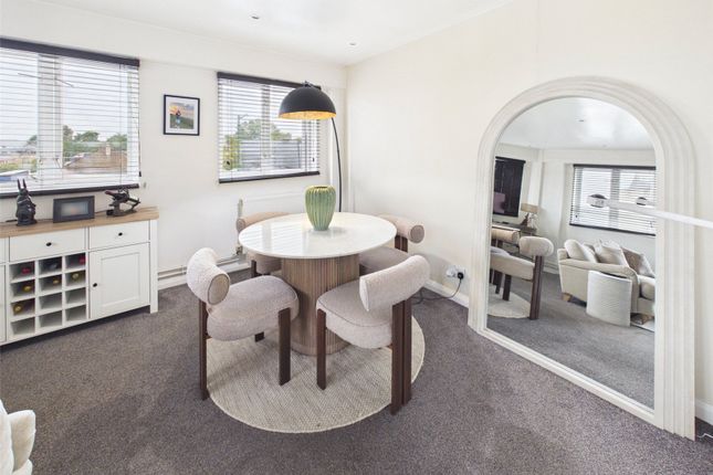 Flat 1,, Welcome House, Hampton Hill photo 2