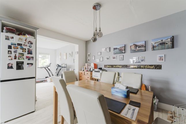 2, Sutton Way, Hounslow photo 4