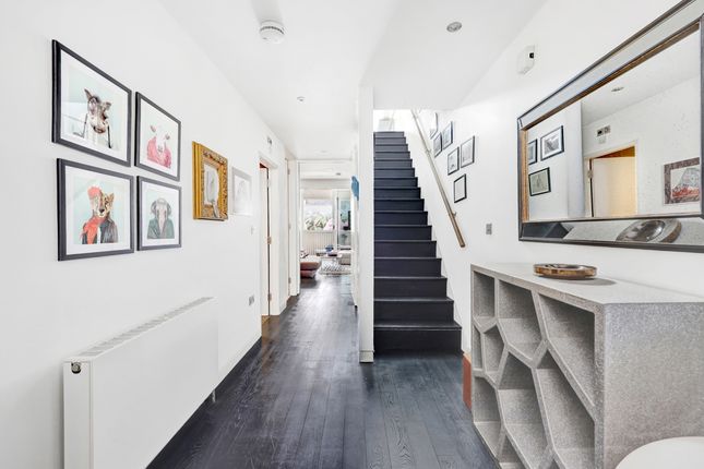 Flat for sale in Redchurch Street, Shoreditch