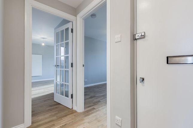 2 Harrison Court 10 Myers Lane, Off Mercury Road, London photo 4