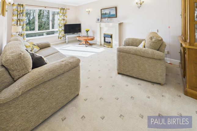Apartment 30 The Hawthorns, 114 Edge Lane, Manchester photo 2